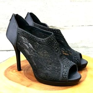 EUC MICHAELANGELO AYAELO HEELS